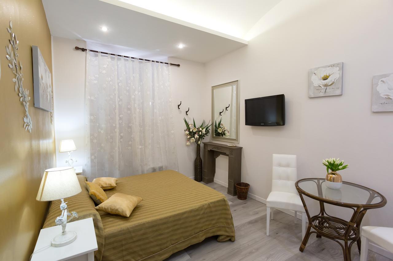 La Finestra Di Fronte Bed & Breakfast Rom